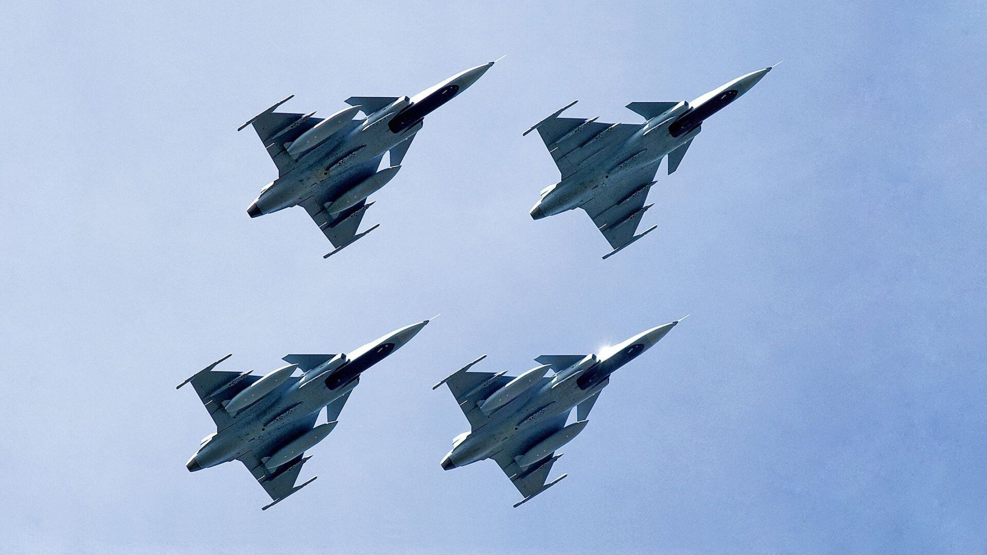 皮特·卡普尔强悍的突破和精准的传球，让袋鼠队的进攻充满威胁