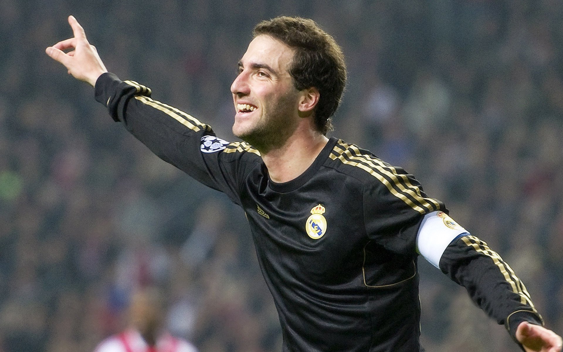 乐鱼体育登录入口-世界杯激情爆棚：每场都令人热血沸腾！，世界杯最激烈比赛